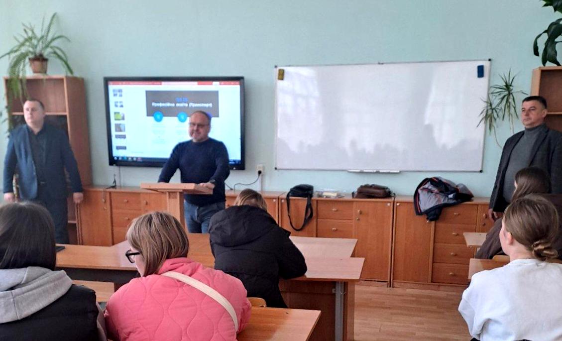 Завідувач кафедри машинознавства та транспорту Роман ГОРБАТЮК